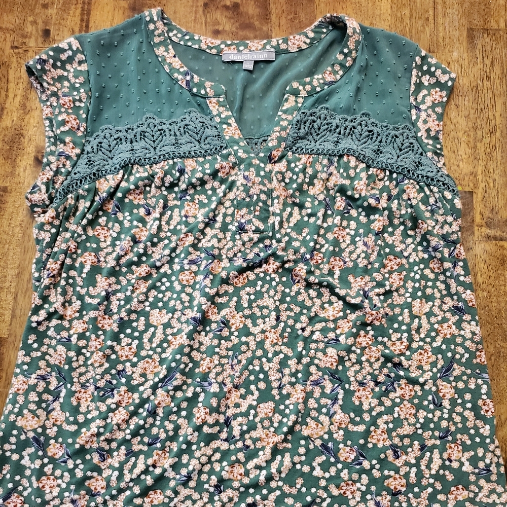 Daniel Rainn Short Sleeve Blouse